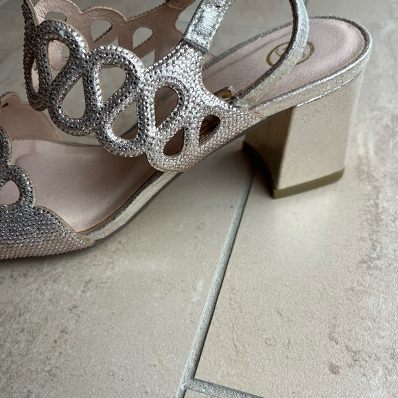 Open toe shoes for women - Picture 3 of 3